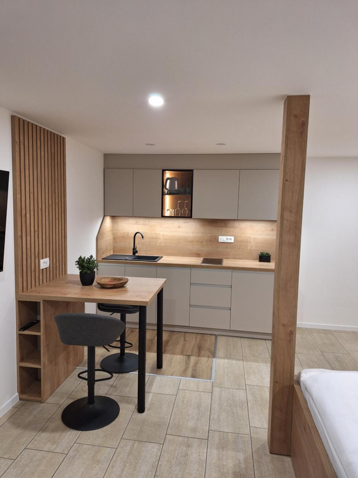 Prenocisca Kralj Apartment Komenda Bagian luar foto