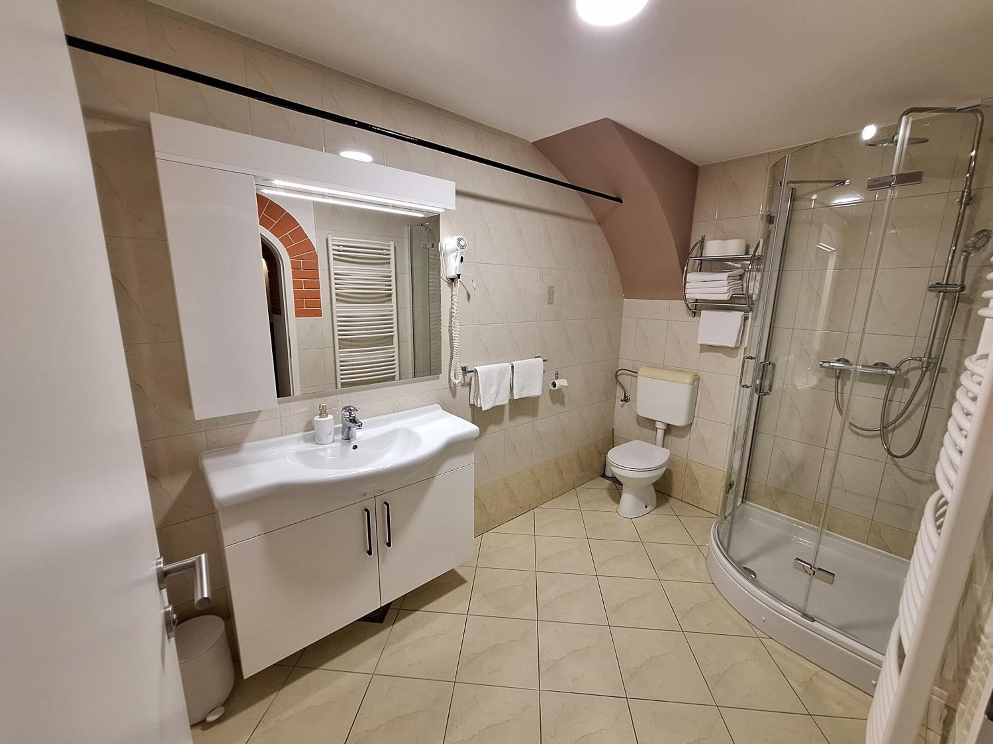 Prenocisca Kralj Apartment Komenda Bagian luar foto