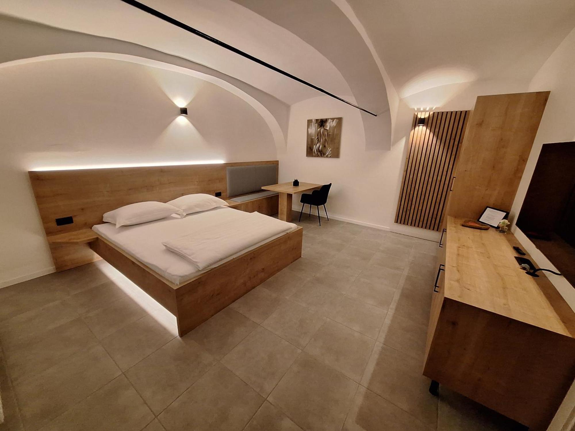 Prenocisca Kralj Apartment Komenda Bagian luar foto
