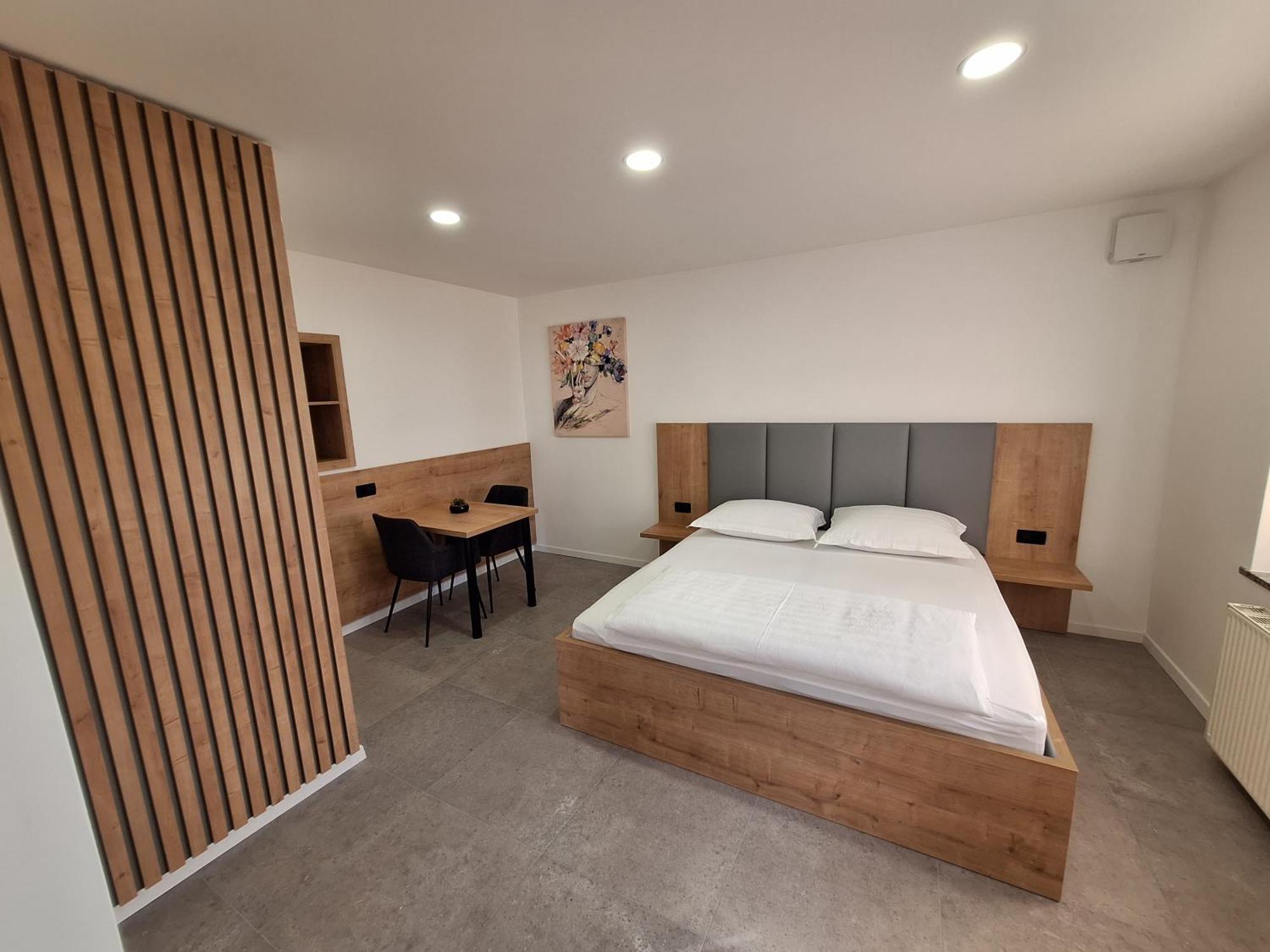 Prenocisca Kralj Apartment Komenda Bagian luar foto