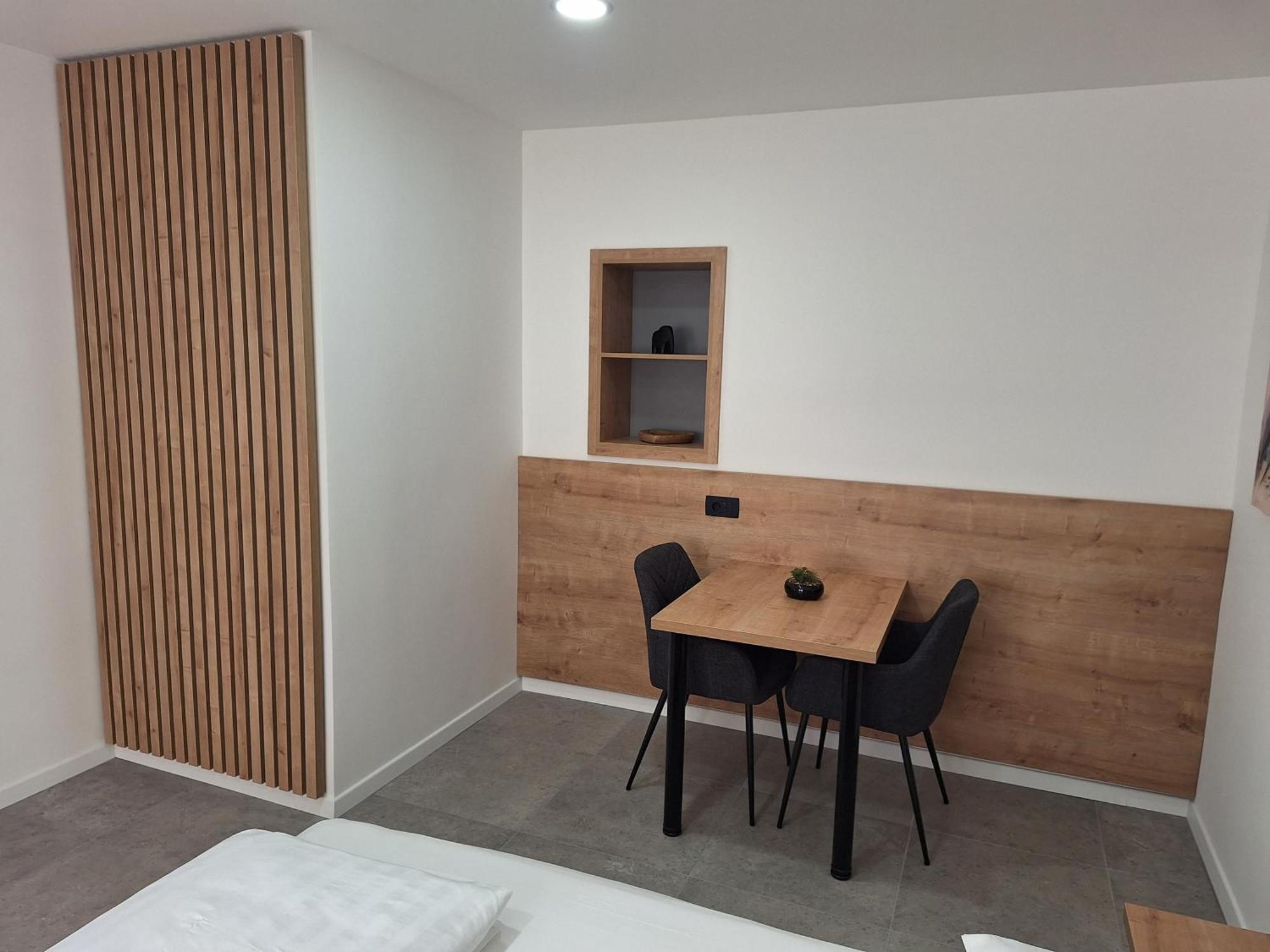 Prenocisca Kralj Apartment Komenda Bagian luar foto