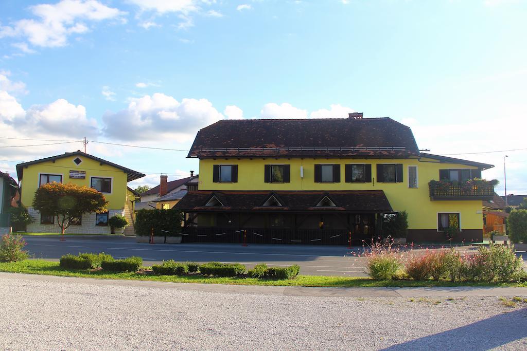 Prenocisca Kralj Apartment Komenda Bagian luar foto